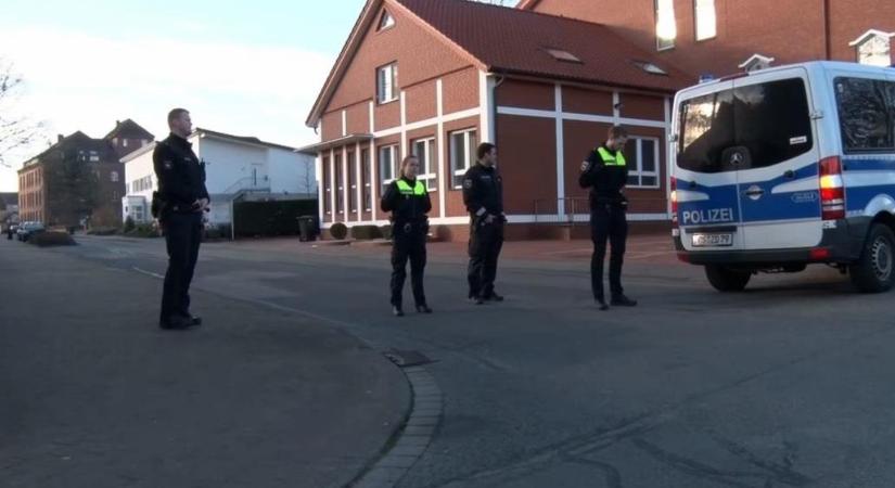 Lövöldözés volt egy németországi iskolánál, többen megsebesültek