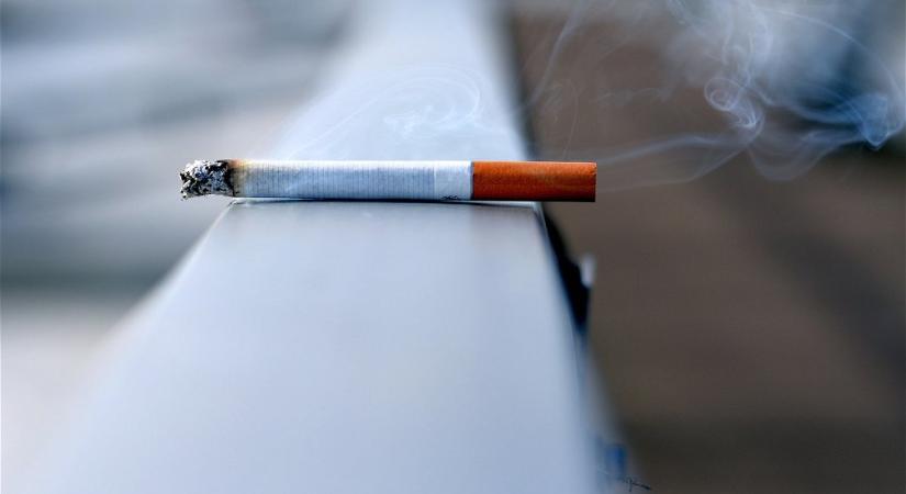 Teljes dohányzási tilalmat vezethetnek be ebben az országban