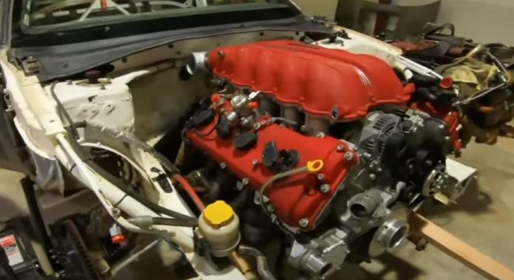 Zseniális ötlet a Ferrari motoros Subaru Impreza