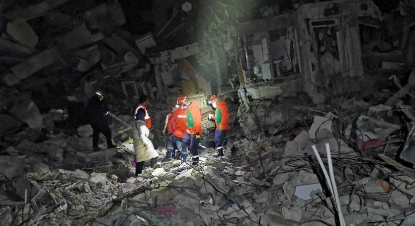 Török-szíriai földrengés: 50 ezer felett az áldozatok száma