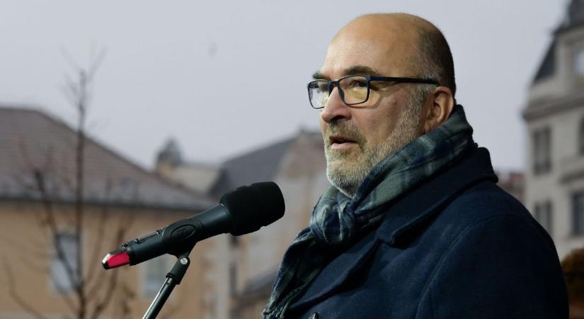 A józsefvárosi polgármester nem tett le az érzékenyítésről