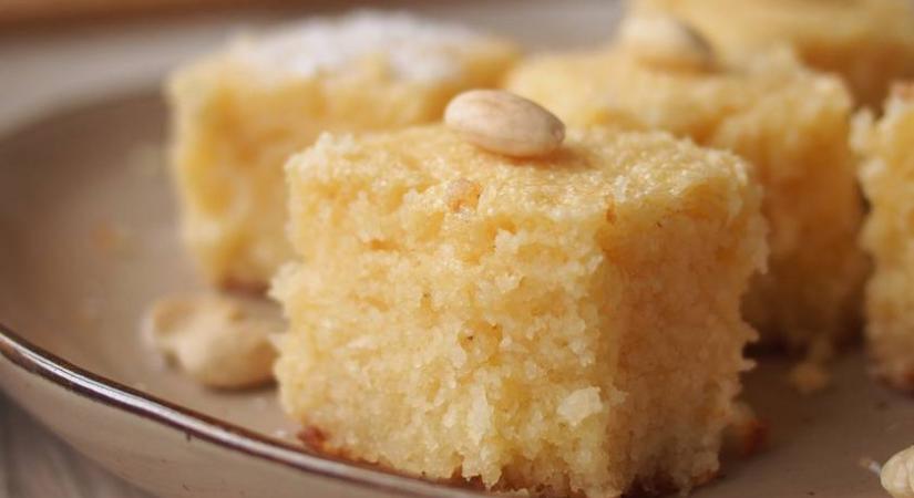 Isteni kókuszos süti búzadarás tésztával: cukorszirup koronázza meg