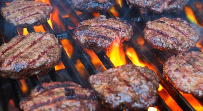 36 húspogácsa van a legnagyobb brit hamburgerben
