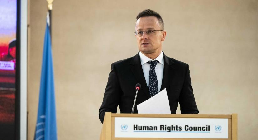 Szijjártó az ukrajnai magyarok jogainak visszaállítását kéri