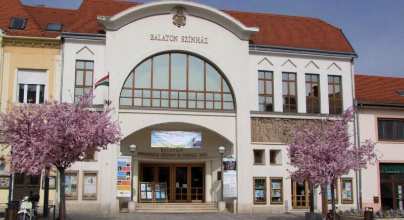 Újra megnyitott a keszthelyi Balaton Színház