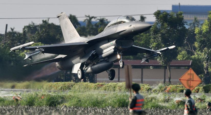 Az Egyesült Államok 619 millió dollár értékű katonai felszerelést adhat el Tajvannak