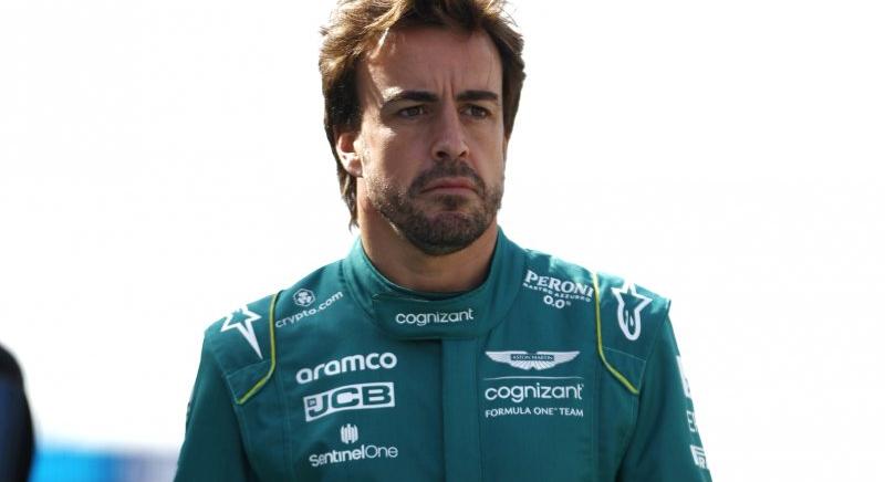 Alonso hónapokig törött csontokkal versenyzett
