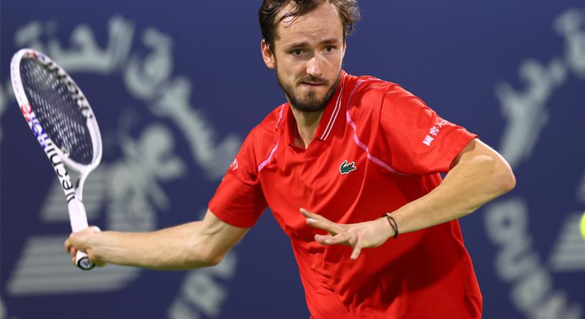 Tenisz: Medvegyev lesz Djokovics ellenfele a négy között Dubaiban