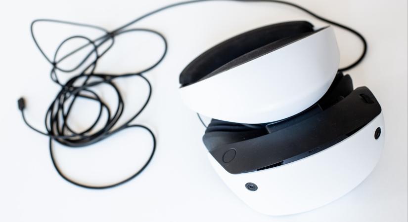 Szétizzaszt, kicsinál, de imádom: a robotdínós sziklamászás megmutatja az új PlayStation VR 2 erejét