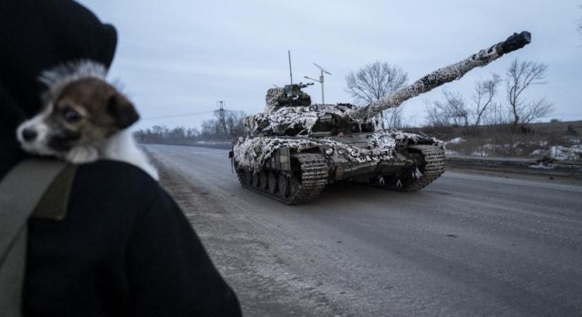 Öldöklő csata folyik Bahmutért, Kijev szerint kritikus a helyzet