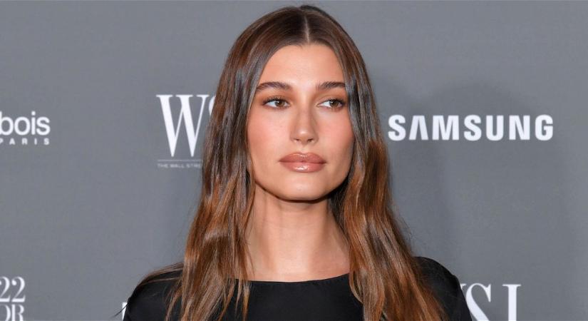 Bomba teste van Justin Bieber feleségének, Hailey csodásan néz ki fürdőruhában