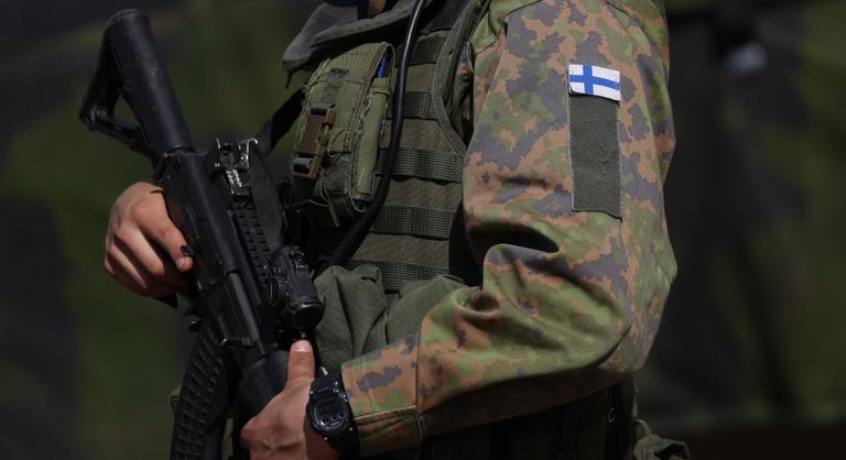Mit tesznek hozzá a NATO-hoz a svédek és a finnek?