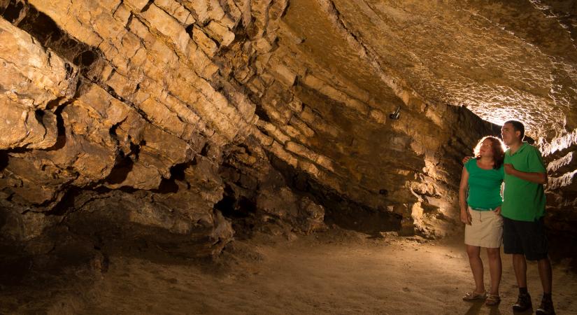 A Balatonnál is programokkal vár a barlangok hónapja