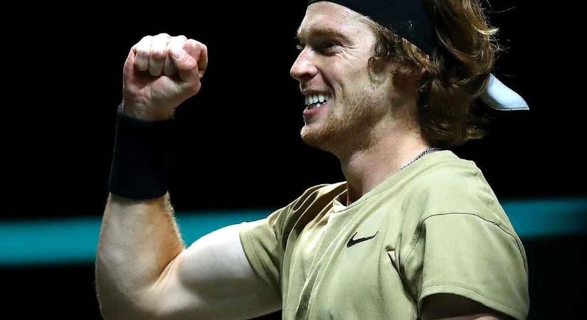 Tenisz: Rubljov az első döntős a dubai tornán