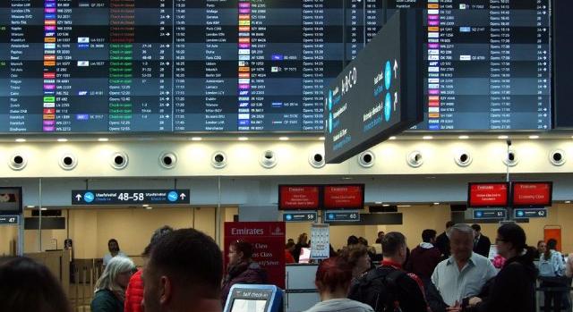 Akadozik az informatikai rendszer a Liszt Ferenc repülőtéren, hosszabban kell várakozni