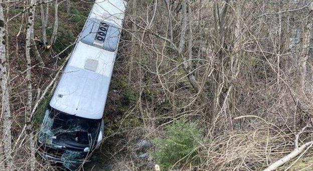 Negyven iskolást szállító busz zuhant egy patakba a francia Alpokban