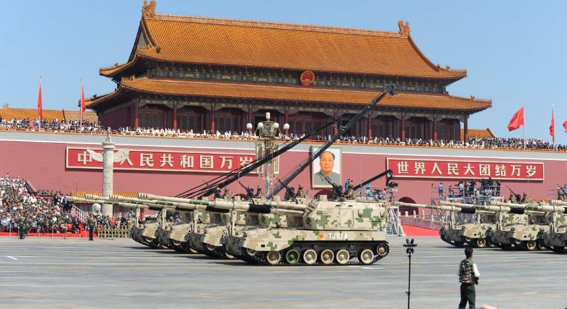Fegyverkezésre és a harckészültség megerősítésére is többet költene Kína
