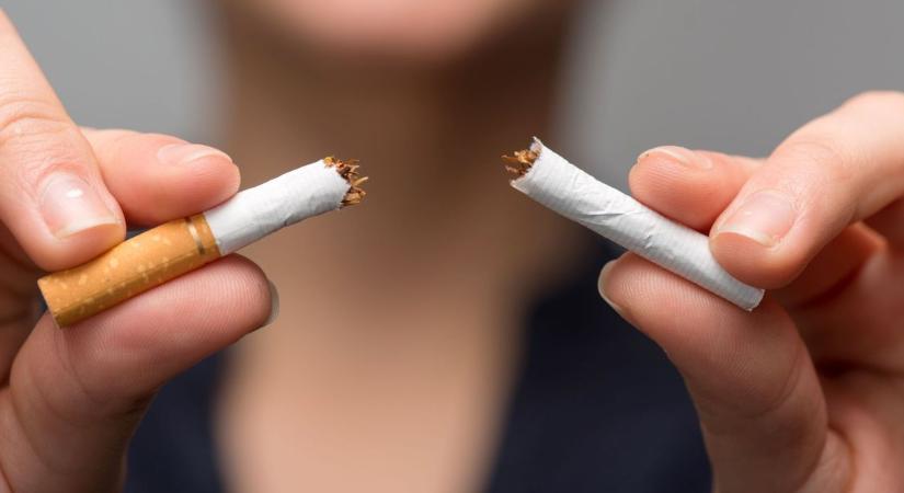 Keveseket érint, betiltja a dohányzást két ország