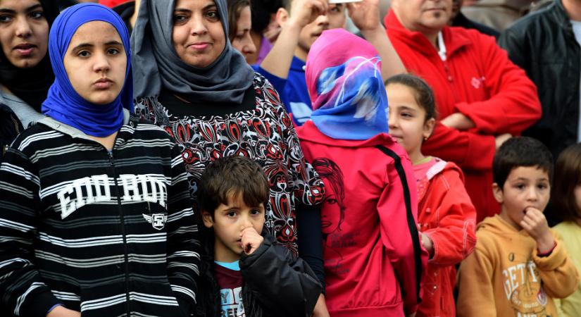 Az elutasított menedékkérők hazatelepítése három esetből kétszer sikertelen Németországban