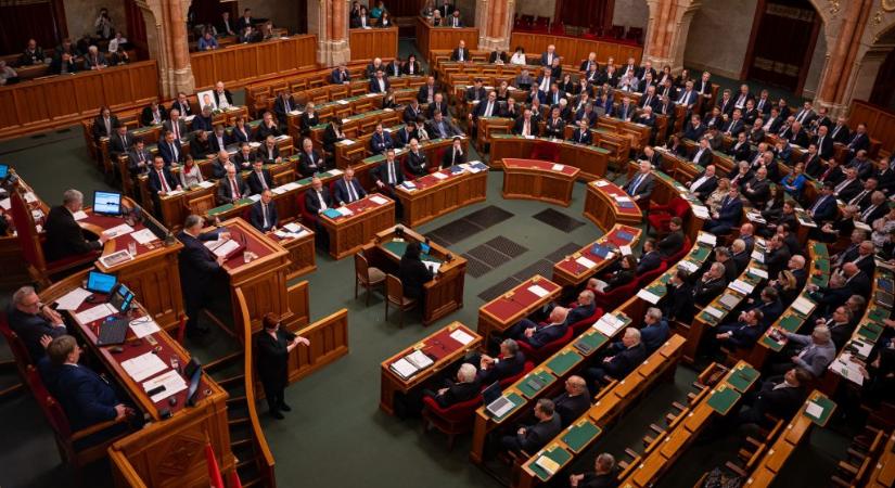Leteszi az esküt a DK offshore ügyekbe keveredett parlamenti képviselője