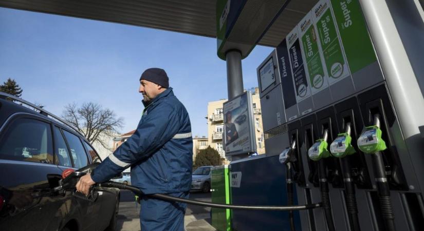 Szerdáig érdemes tankolni gázolajat, utána drágulás jön