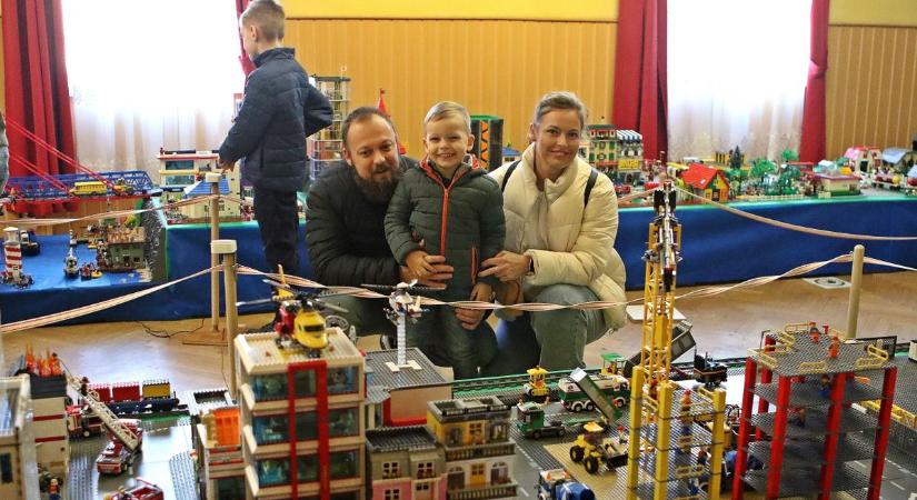 Kiállítás Lego-kockákból a kanizsai VOKE Kodály Zoltán Művelődési Házban