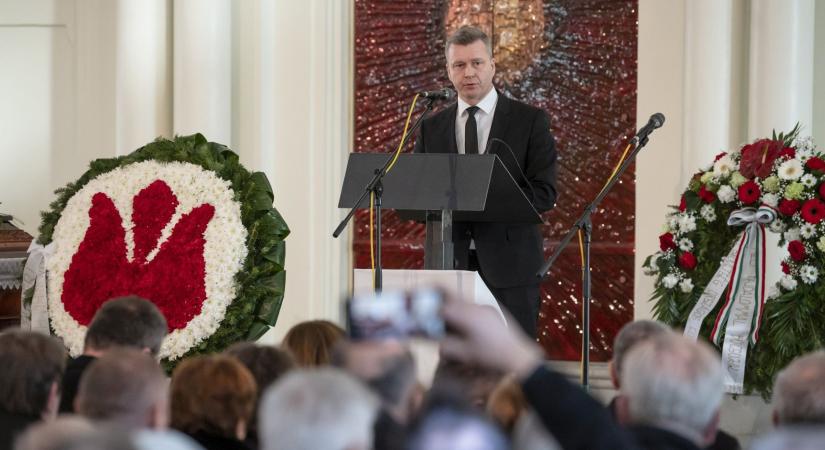 Királycsinálók lesznek, vagy egymás torkának esnek a szlovákiai magyar pártok