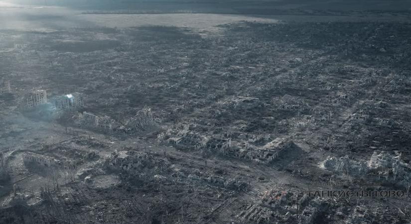 Drámai felvételek: A földdé vált egyenlővé a donyecki város