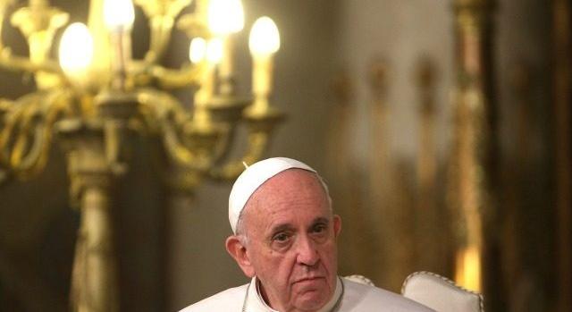 Ferenc pápa: A remény útjai ne vezessenek a halálba