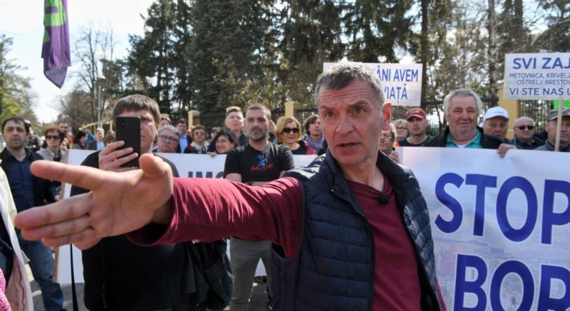 Ćuta: A Nyugat nem engedi az előrehozott választások kiírását, szüksége van Vučićra