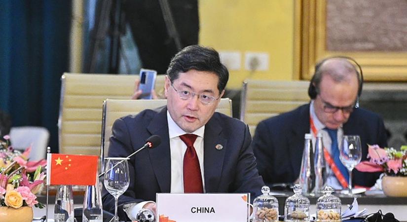 Peking: Helyreáll a béke, vagy kiszélesedik a konfliktus