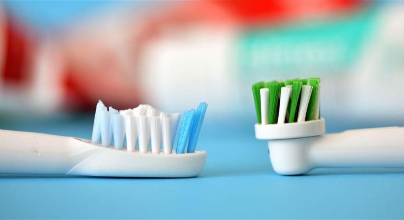 Tönkreteszed a fogaidat, ha ezeket a fogkrémeket használod – egy magyar fogorvos rántotta le a leplet a nagy titokról