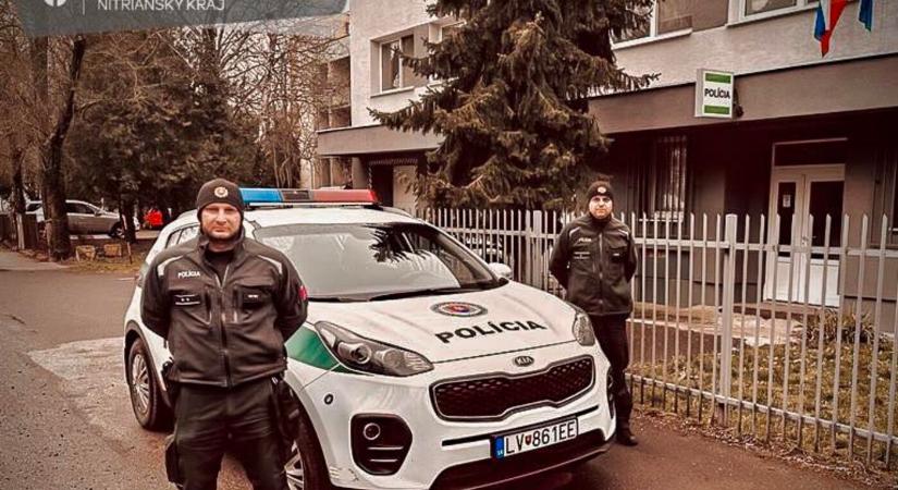 Emésztőgödörbe esett egy kisfiú, a rendőrök mentették ki