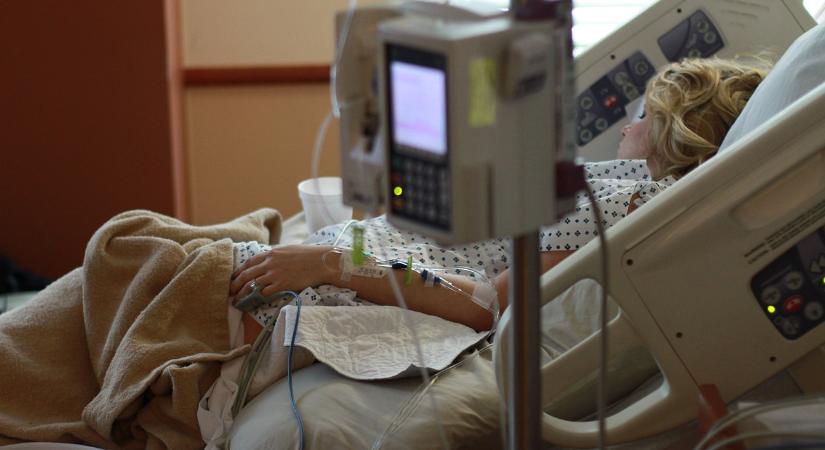 Nyerésre áll az influenza – Látogatási tilalom a szolnoki Hetényi Géza kórházban