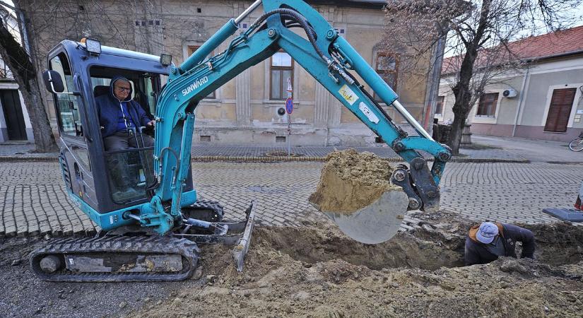 Megkezdődött az ivóvízhálózat felújításának újabb üteme Halason