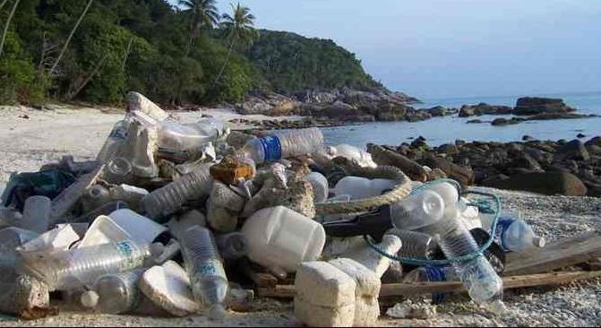 Húsz év alatt megháromszorozódhat az óceánokba kerülő műanyag mennyisége