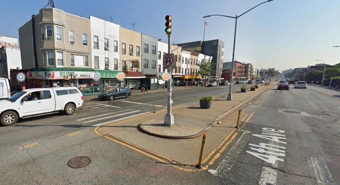 Két tinédzsert lőttek le iskolájukkal szemben, egy boltban New Yorkban