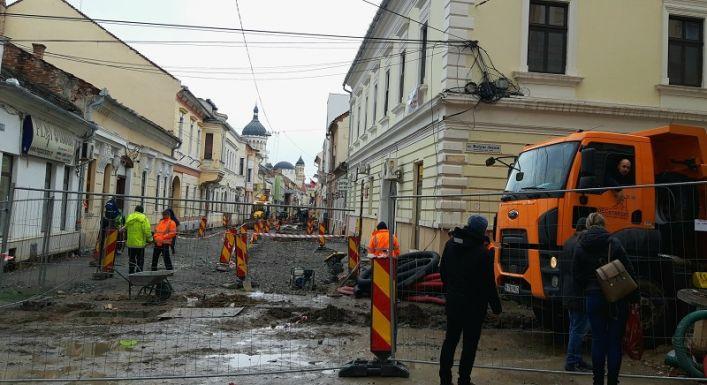 Kolozsvári parkolásmizéria: bérletet kell váltsanak, akik a felújítások miatt nem tudnak behajtani a saját utcájukba