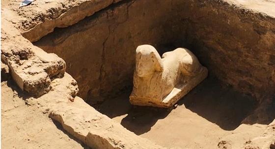Mosolygó szfinxszobrot találtak egyiptomi régészek, egy római császárra hasonlít