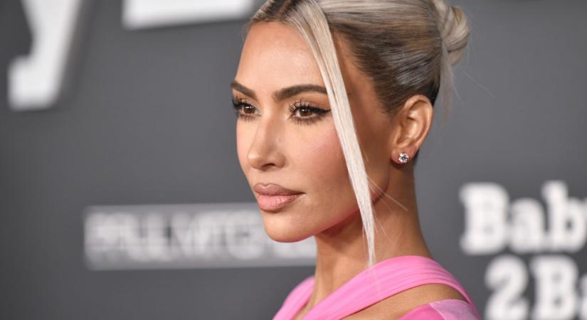 Kim Kardashian egy újabb smink nélküli fotóval sokkolta rajongóit