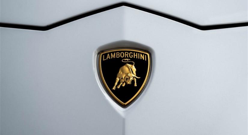 Conor McGregor egy elképesztő Lamborghiniben lazul