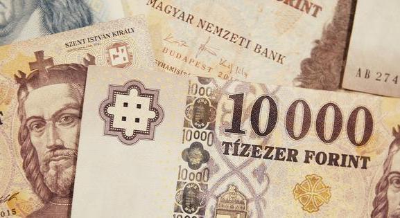 Irány a valutaváltó, vagy mégsem? Így kezdte a napot a forint a devizapiacon