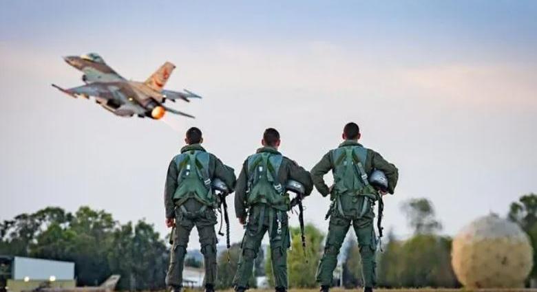 A tartalékos pilóták Halevinek: Ha reformot továbbviszik, a többség abbahagyja a repülést