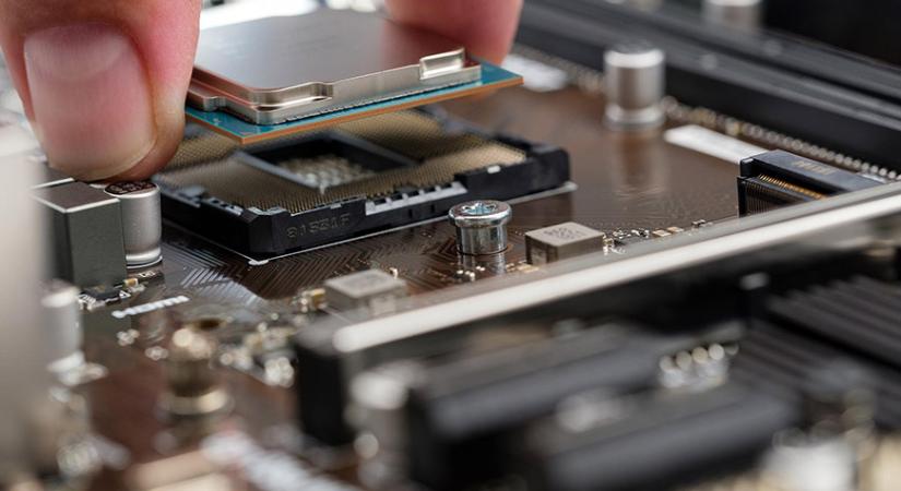 Korlátozásokat vezet be Hollandia a mikrochip-technológiájának exportjára