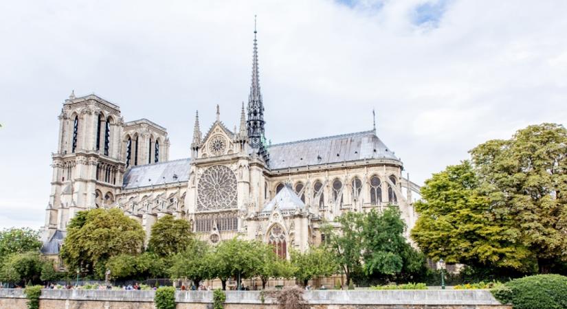 Kiderült, melyik évben nyithatja meg újra kapuit a Notre-Dame