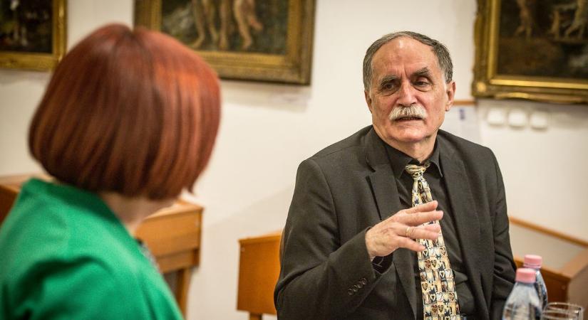 A gyöngyösi származású Molnár Pál társadalmi szerepvállalása túlmutat a Balassi-emlékkard díj alapításán