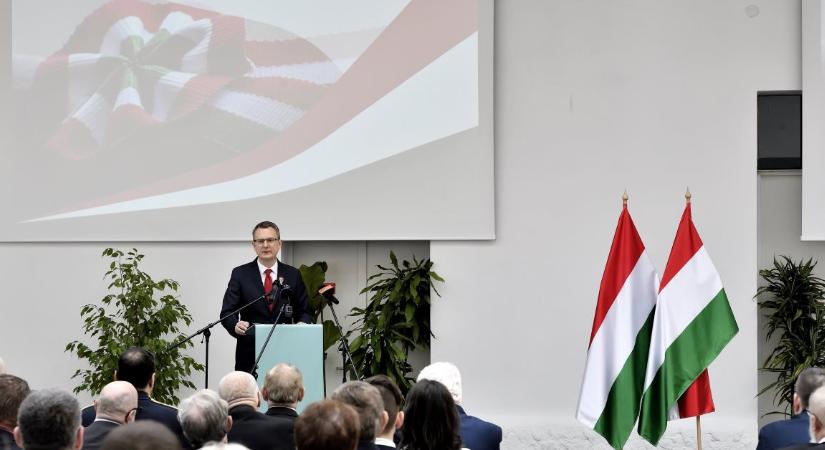 Rétvári Bence: sűrű időkben hideg fejre és magyar szívre van szükség