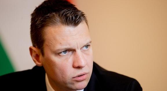 Menczer Tamás szerint aki nem akar azonnali tűzszünetet, az háborúpárti