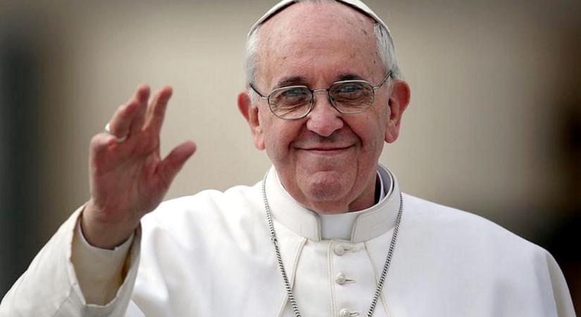 Ferenc pápa szerint eltörölhetik a papi cölibátust