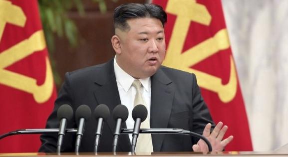 Kim Dzsong Un a háborús elrettentésre épít